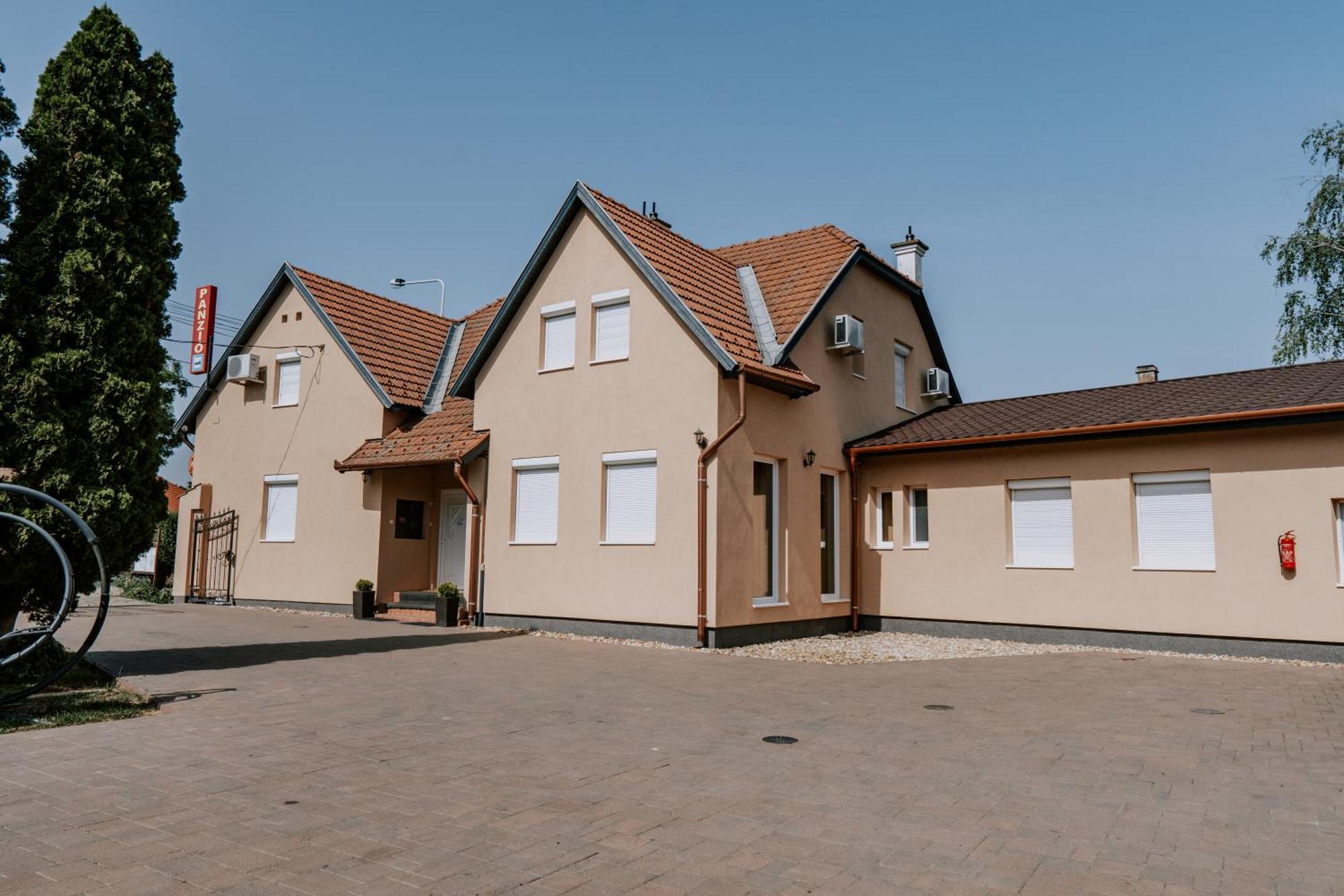 Hotel Aranyhid Vendeghaz Makó Zewnętrze zdjęcie