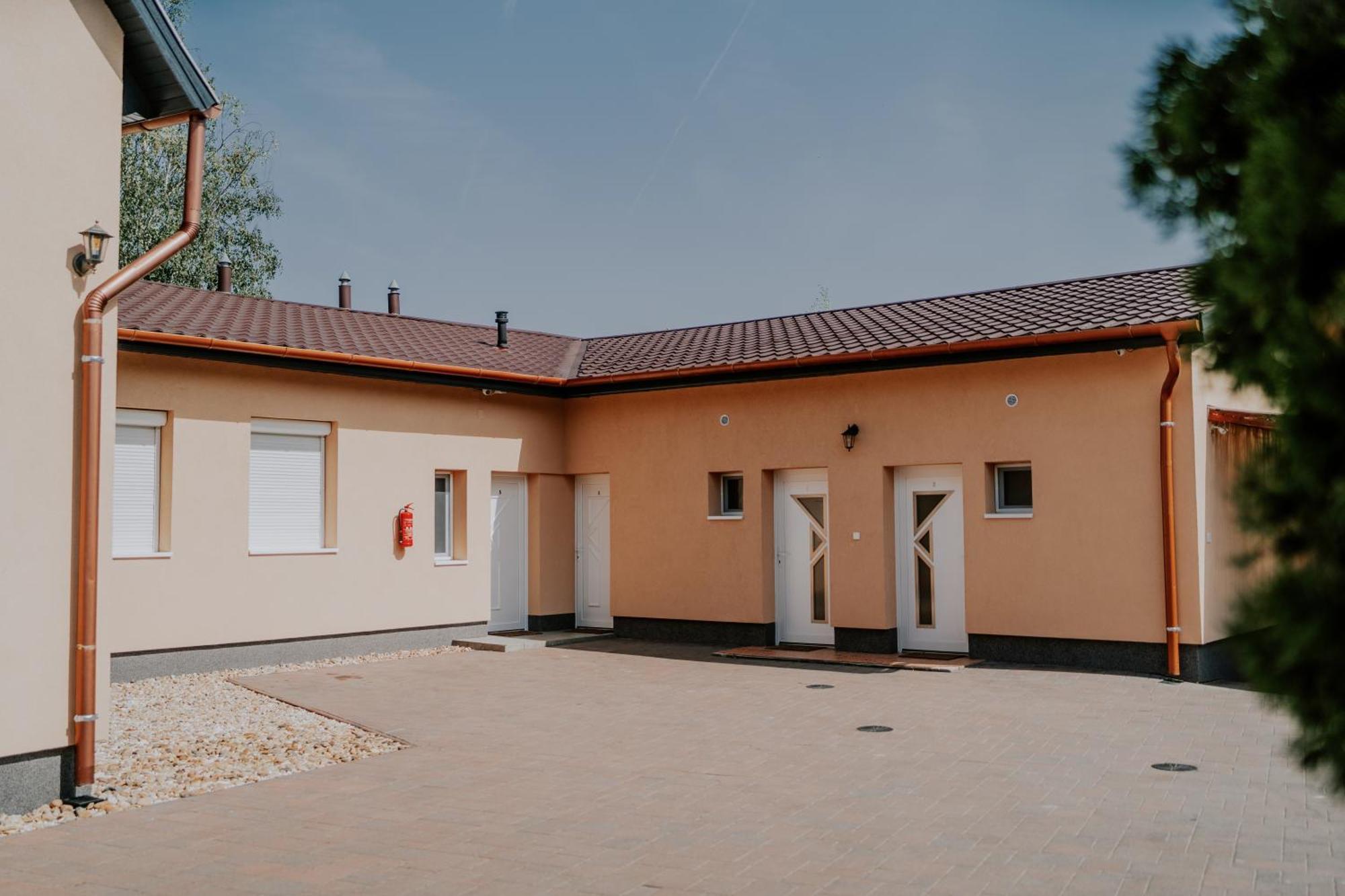 Hotel Aranyhid Vendeghaz Makó Zewnętrze zdjęcie